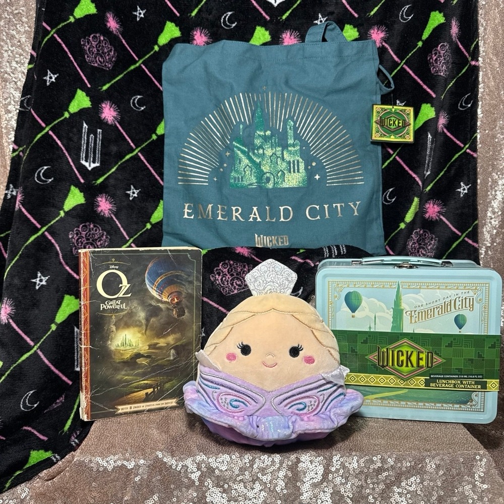 Wicked Bundle Glinda Squishmallow Emerald City Tote Lunch Box Blanket Oz Book